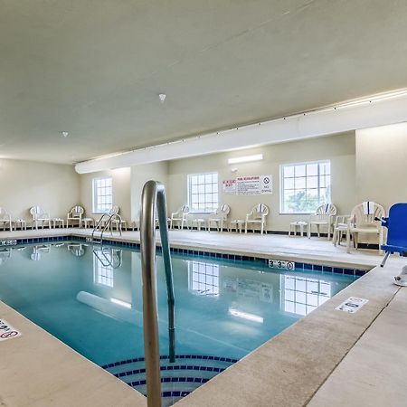 Cobblestone Hotel & Suites - マクック エクステリア 写真