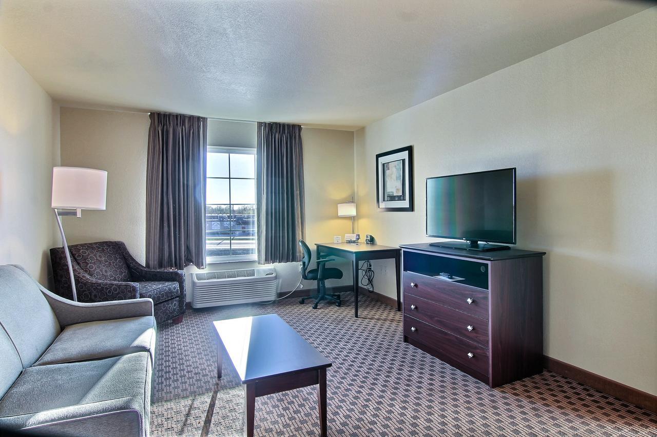Cobblestone Hotel & Suites - マクック エクステリア 写真