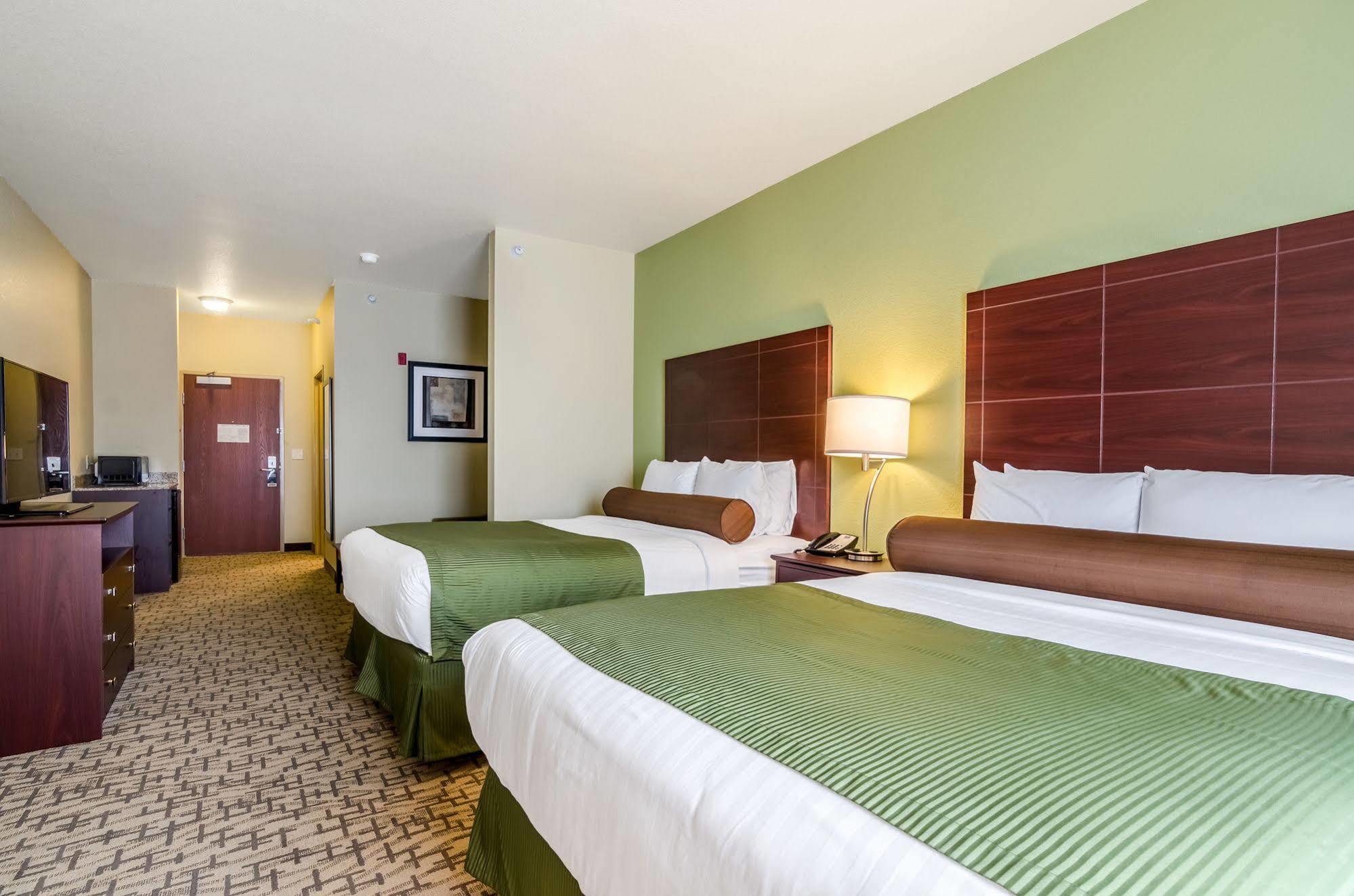 Cobblestone Hotel & Suites - マクック エクステリア 写真