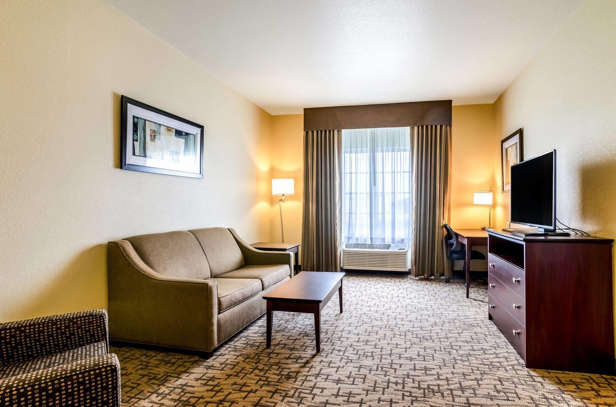 Cobblestone Hotel & Suites - マクック エクステリア 写真