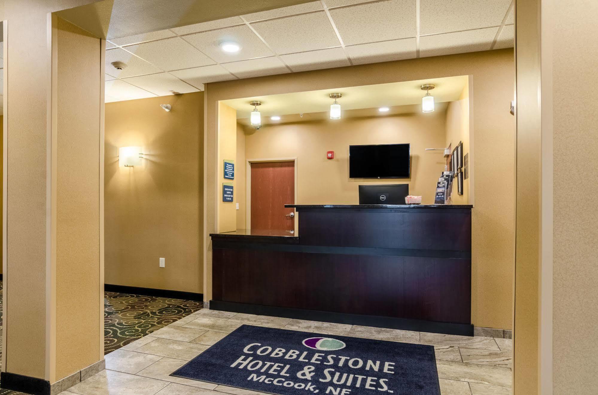 Cobblestone Hotel & Suites - マクック エクステリア 写真