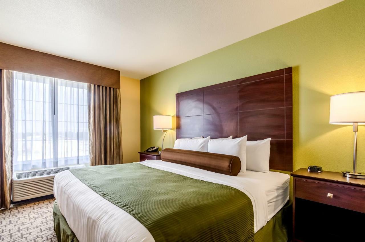 Cobblestone Hotel & Suites - マクック エクステリア 写真