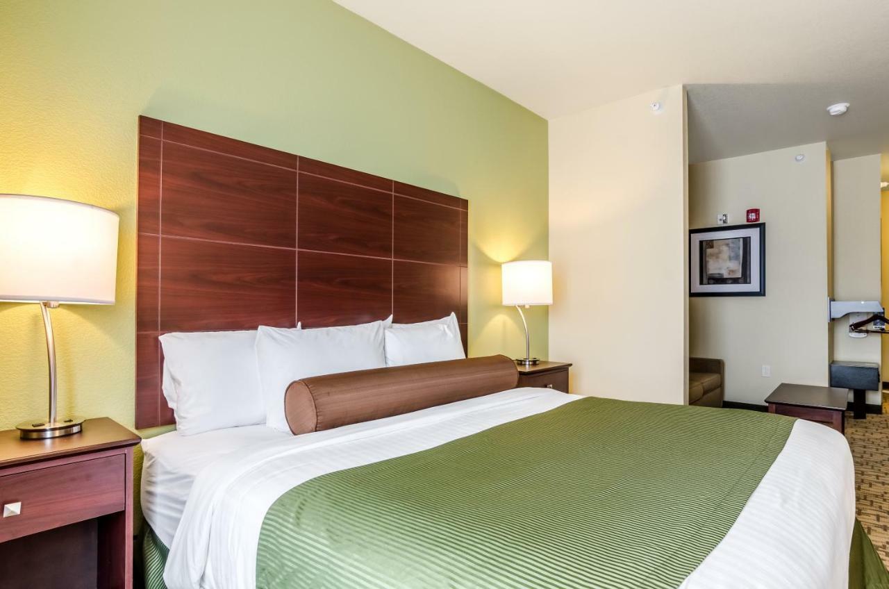 Cobblestone Hotel & Suites - マクック エクステリア 写真