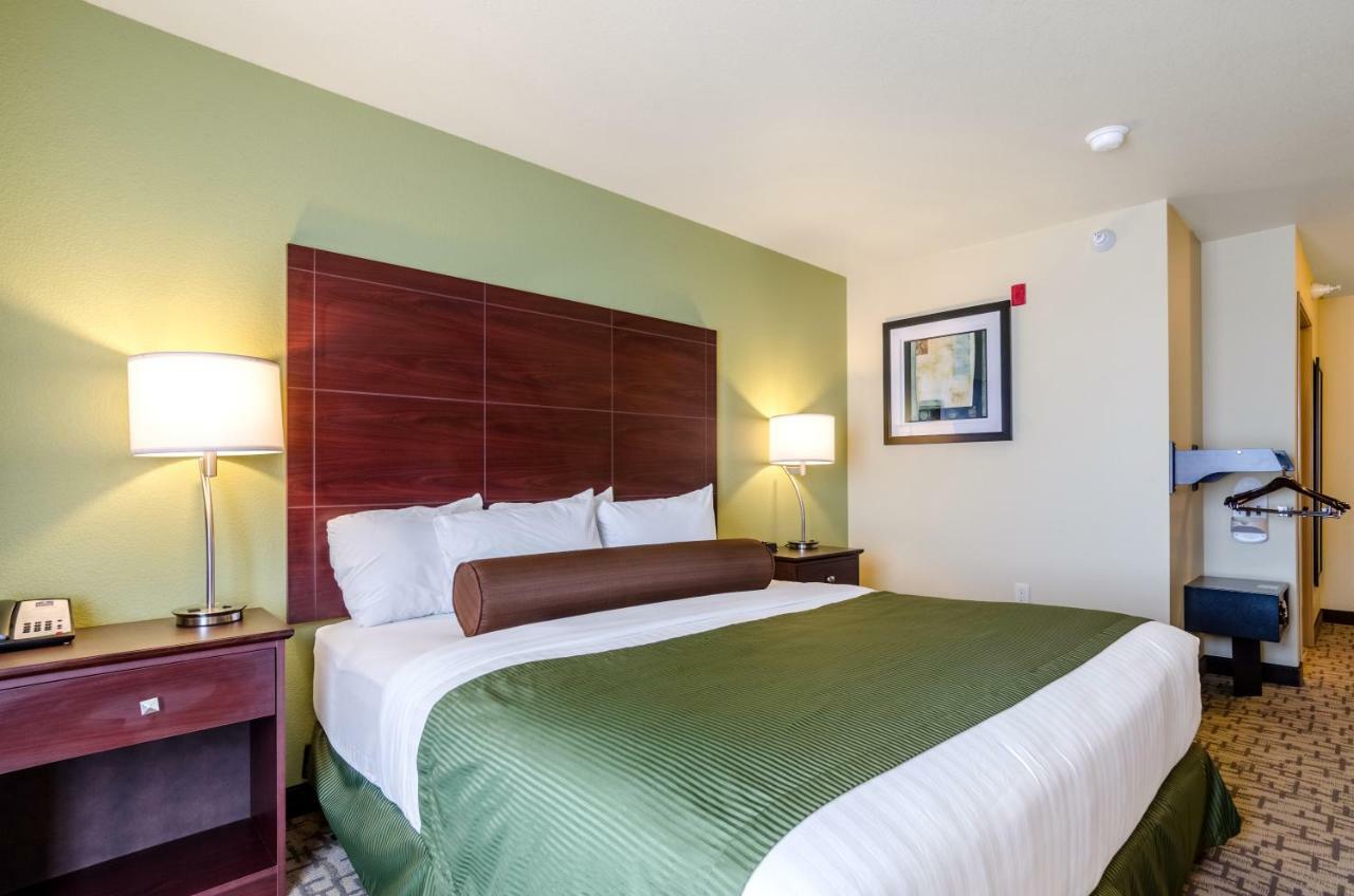 Cobblestone Hotel & Suites - マクック エクステリア 写真