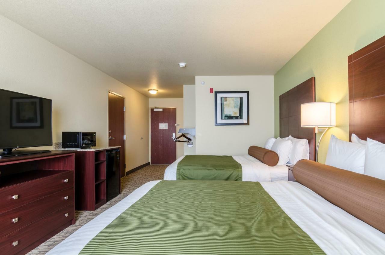 Cobblestone Hotel & Suites - マクック エクステリア 写真