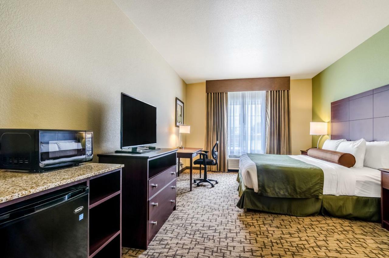 Cobblestone Hotel & Suites - マクック エクステリア 写真
